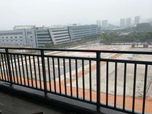 陽(yáng)臺(tái)護(hù)欄哪種材料好？