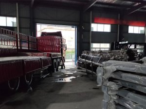 金用護(hù)欄2020年7月18日鋅鋼陽臺護(hù)欄產(chǎn)品裝車發(fā)貨！