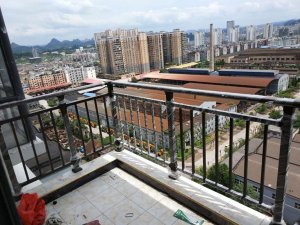 陽(yáng)臺(tái)護(hù)欄的顏色有哪些？