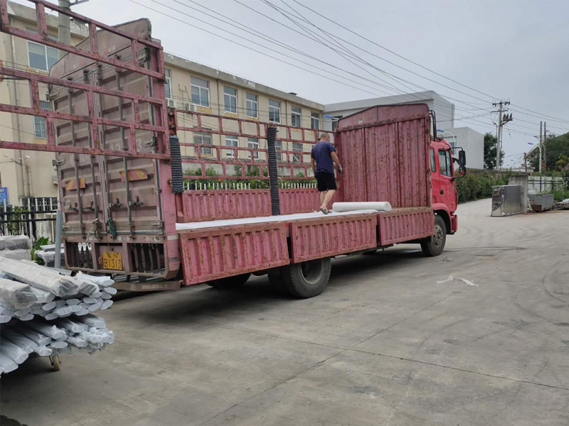 金用護欄2020年7月24日鋅鋼樓梯扶手裝車發貨！