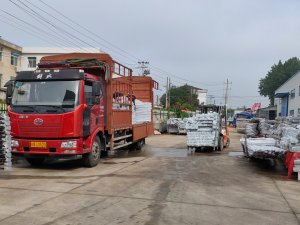 金用護(hù)欄2020年7月25日鋅鋼陽(yáng)臺(tái)護(hù)欄裝車發(fā)貨！