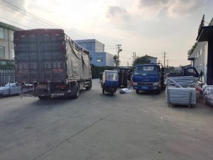 金用護欄2020年8月19日鋅鋼陽臺護欄裝車發貨！