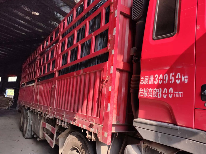 金用護欄2020年8月25日鋅鋼百葉窗發(fā)貨！