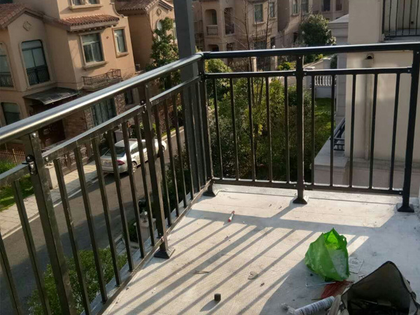 最值得大批量采購(gòu)陽(yáng)臺(tái)護(hù)欄,非這3款莫屬! 最值得大批量采購(gòu)陽(yáng)臺(tái)護(hù)欄,非這3款莫屬!