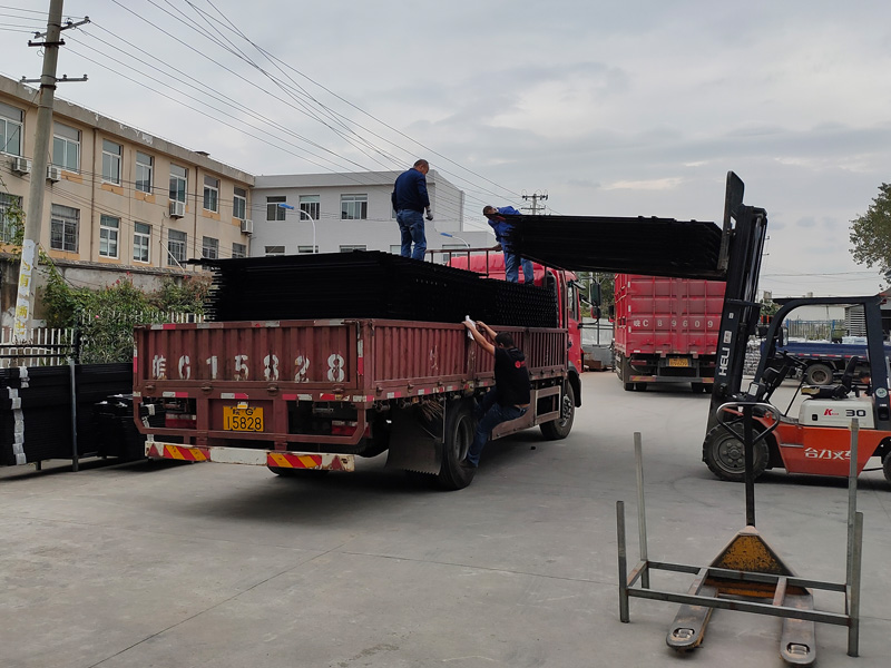 金用護欄2020年10月14日鋅鋼圍墻護欄發貨！