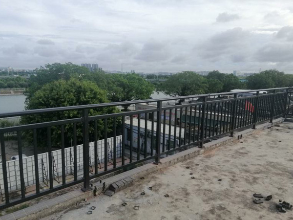 推薦2款陽臺護(hù)欄,定制價(jià)格不到60元一米! 推薦2款陽臺護(hù)欄,定制價(jià)格不到60元一米!