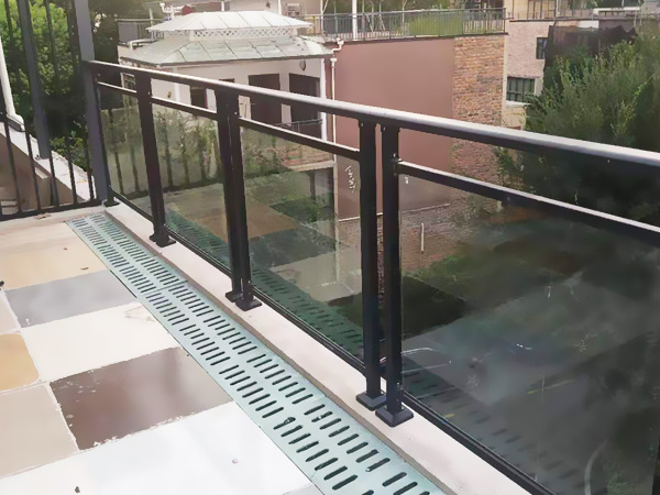 推薦2款陽臺護(hù)欄,定制價(jià)格不到60元一米! 推薦2款陽臺護(hù)欄,定制價(jià)格不到60元一米!