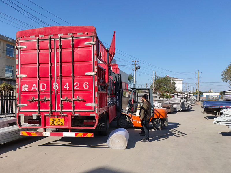 金用護(hù)欄2020年11月4日上午鋅鋼陽臺護(hù)欄發(fā)貨! 金用護(hù)欄2020年11月4日上午鋅鋼陽臺護(hù)欄發(fā)貨!