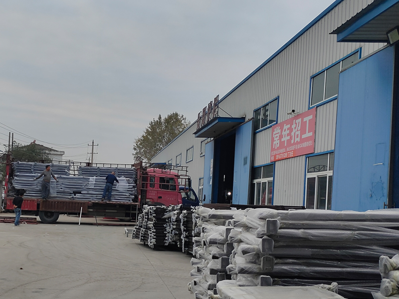 金用護欄2020年11月6日早上鋅鋼陽臺欄桿發貨！