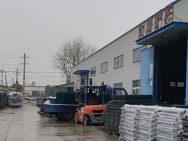 金用護(hù)欄2020年11月26日上午鋅鋼綠化護(hù)欄發(fā)貨! 金用護(hù)欄2020年11月26日上午鋅鋼綠化護(hù)欄發(fā)貨!