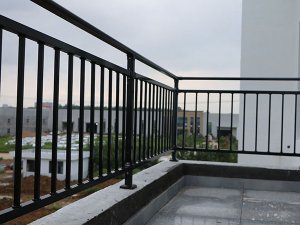 鋅鋼護欄廠家哪家價格便宜質量又好？