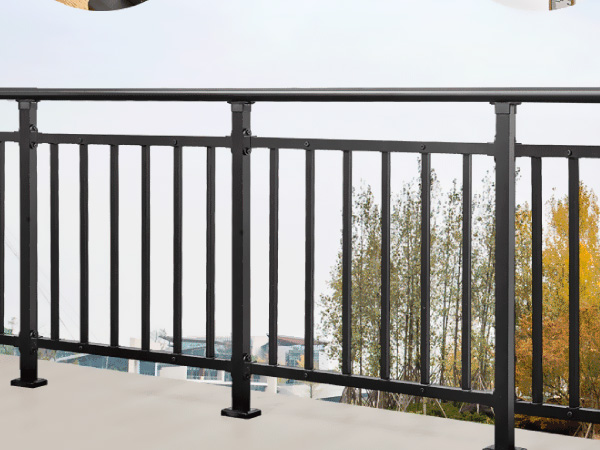 鋅鋼護欄和鋁合金護欄各有哪些優(yōu)勢？