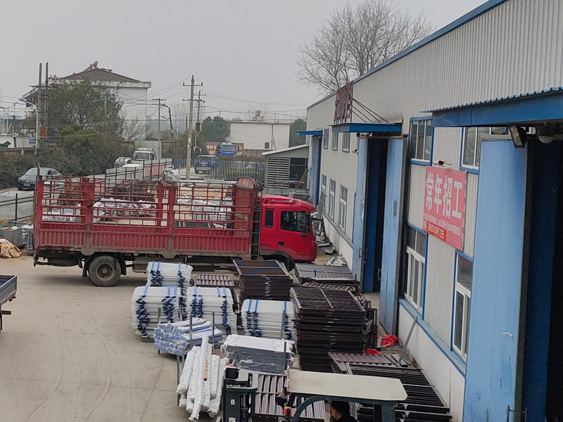 金用護欄2020年12月10日鋅鋼百葉窗發貨！