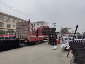 金用護欄2020年12月11日鋅鋼百葉窗發貨！