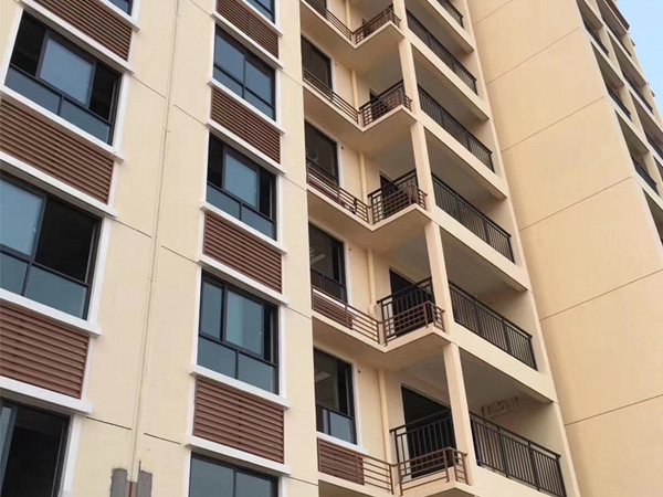 百葉窗哪種材料做的比較便宜？