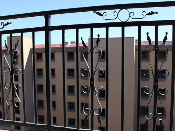 鋅鋼護(hù)欄價(jià)格計(jì)算方法 鋅鋼護(hù)欄價(jià)格計(jì)算方法