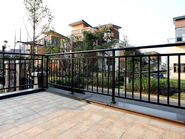 陽臺護(hù)欄什么材質(zhì)做的最耐用? 陽臺護(hù)欄什么材質(zhì)做的最耐用?