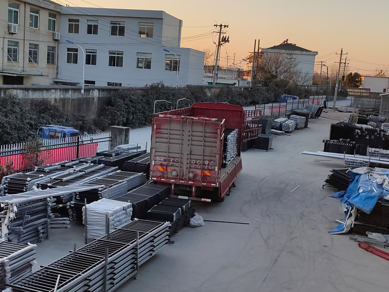 金用護(hù)欄2021年1月8日鋅鋼陽臺護(hù)欄發(fā)貨! 金用護(hù)欄2021年1月8日鋅鋼陽臺護(hù)欄發(fā)貨!