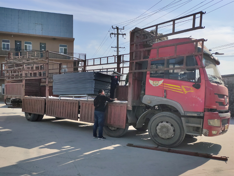 金用護欄2021年1月14日鋅鋼百葉窗發(fā)貨! 金用護欄2021年1月14日鋅鋼百葉窗發(fā)貨!