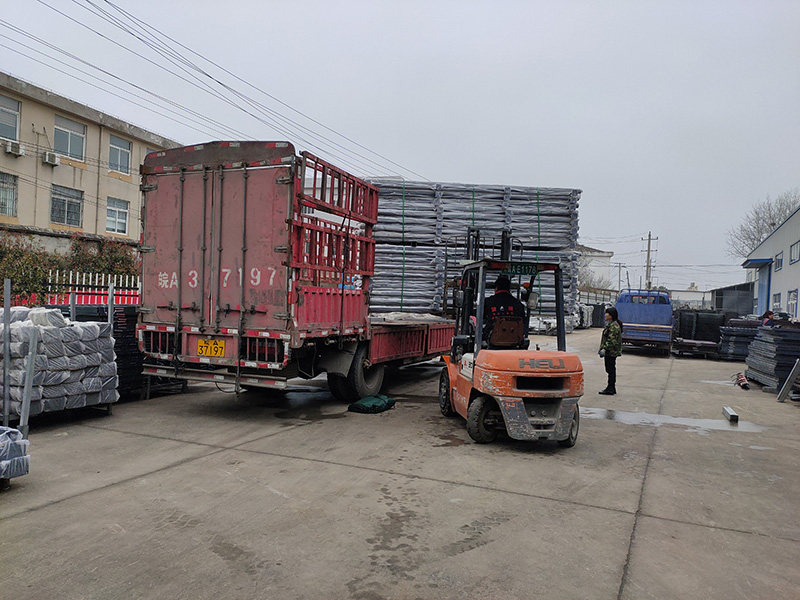 金用護(hù)欄2021年3月9日鋅鋼陽(yáng)臺(tái)護(hù)欄發(fā)貨！