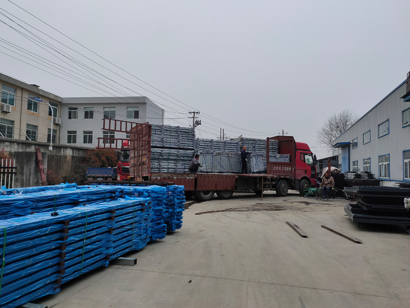 金用護欄2021年3月16日陽臺護欄發貨！