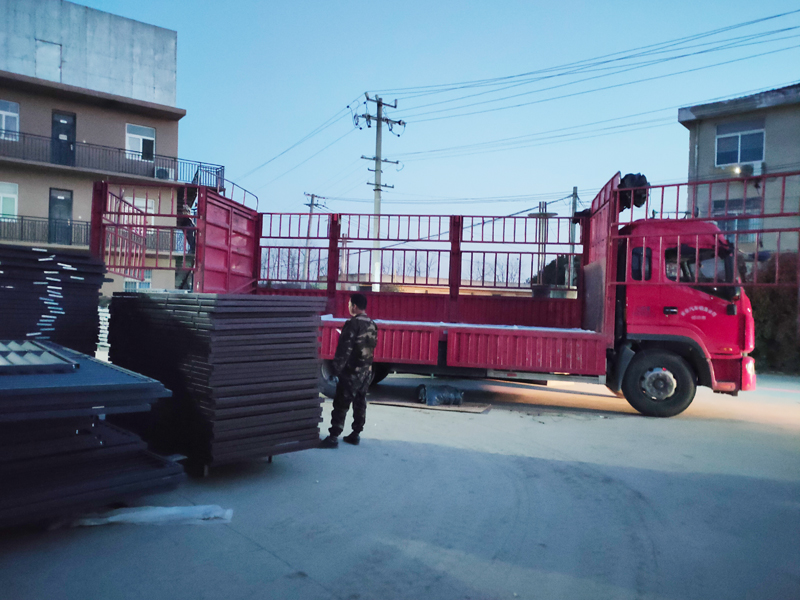 金用護(hù)欄2021年3月22日鋁合金百葉窗發(fā)貨！