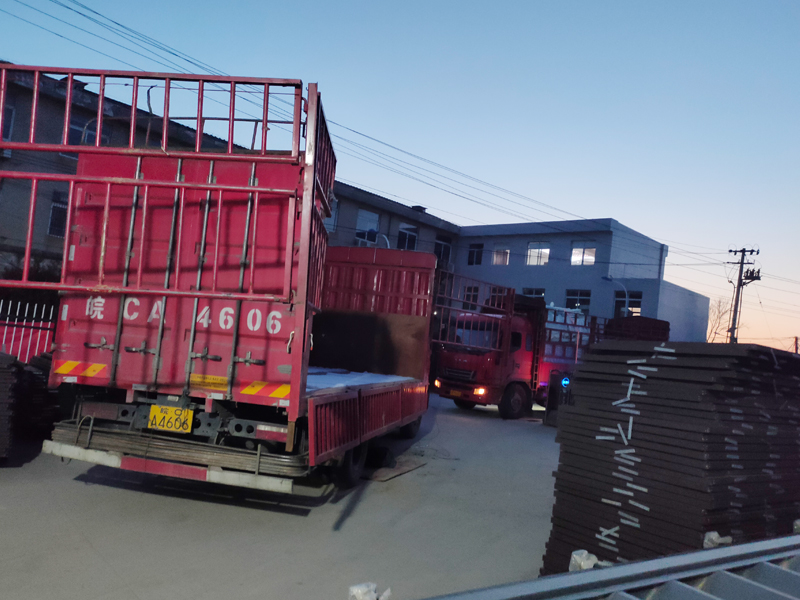 金用護(hù)欄2021年3月22日鋁合金百葉窗發(fā)貨！