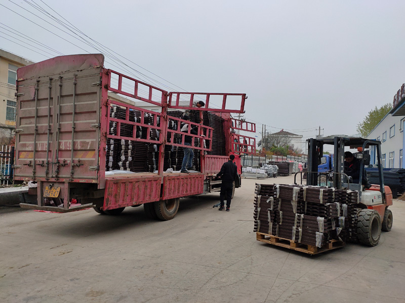 金用護(hù)欄2021年4月7日鋅鋼空調(diào)欄桿發(fā)貨! 金用護(hù)欄2021年4月7日鋅鋼空調(diào)欄桿發(fā)貨!