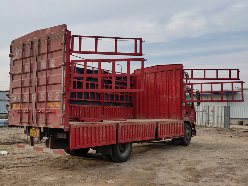 金用護(hù)欄2021年4月7日鋅鋼百葉窗發(fā)貨！