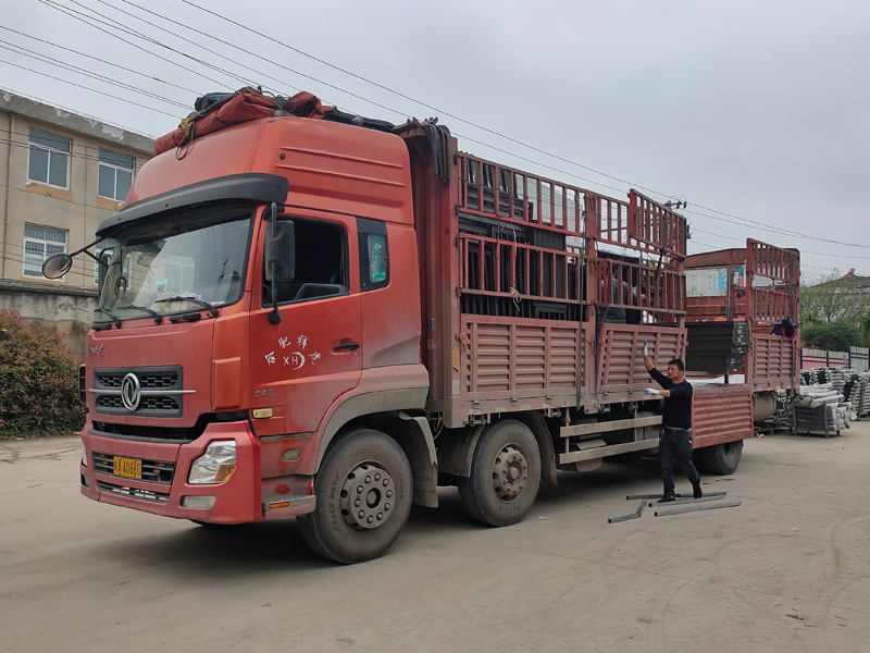 金用護欄2021年4月22日鋁合金百葉窗發貨！