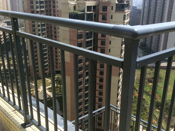 陽臺(tái)護(hù)欄什么價(jià)位采購最劃算? 陽臺(tái)護(hù)欄什么價(jià)位采購最劃算?