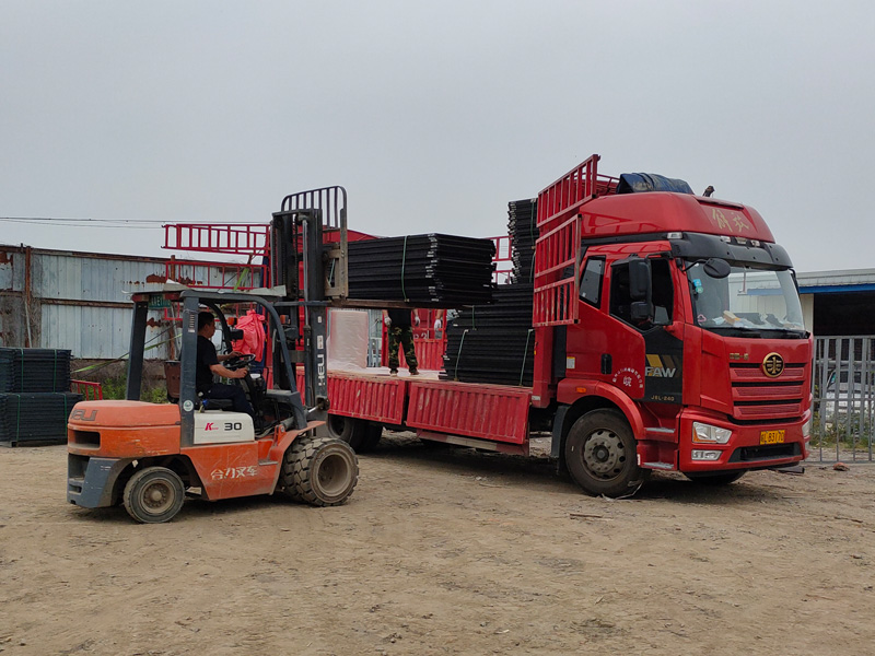 金用護欄2021年5月13日鋅鋼百葉窗發(fā)貨！