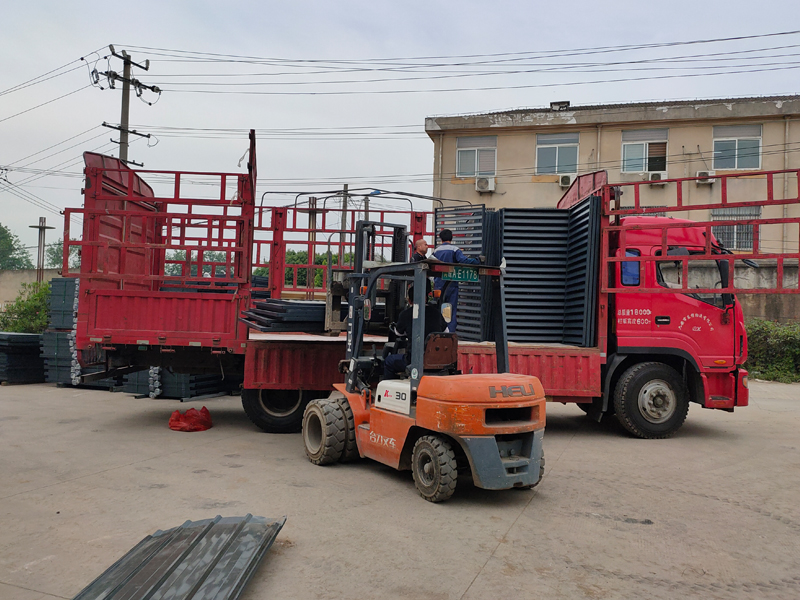 金用護(hù)欄2021年5月31日通風(fēng)百葉窗發(fā)貨！