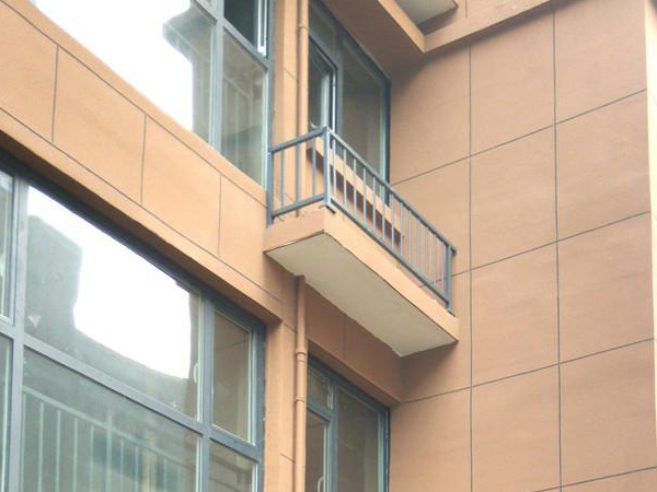 空調(diào)護(hù)欄有必要安裝嗎？