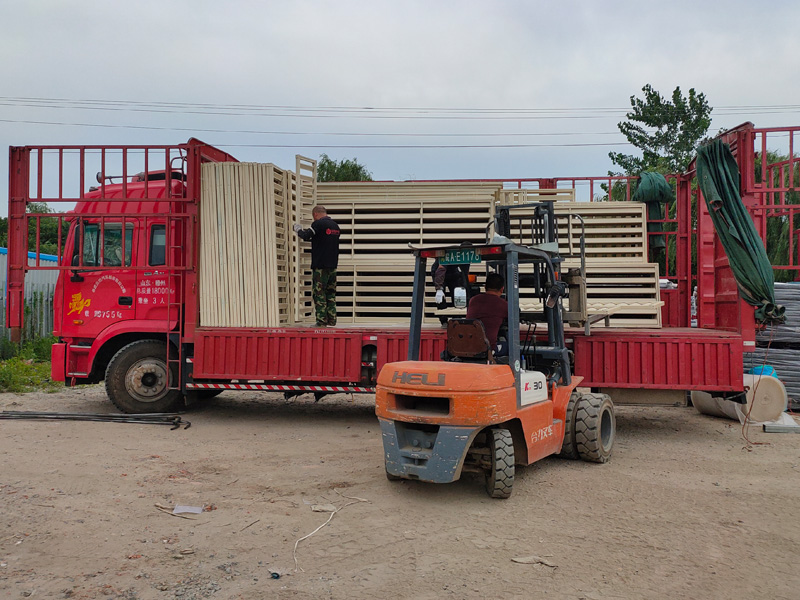 金用護欄2021年7月12日鋅鋼百葉窗發貨！