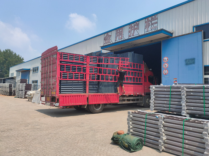 金用護欄2021年8月3日鋅鋼百葉窗發貨！