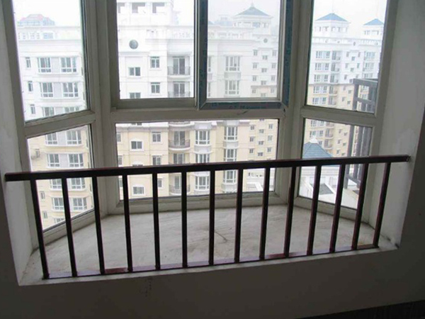 飄窗護(hù)欄特點(diǎn) 飄窗護(hù)欄特點(diǎn)