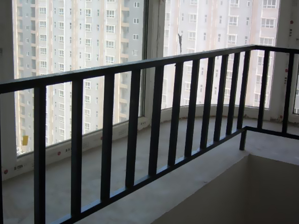 飄窗護(hù)欄用什么材質(zhì)安全？