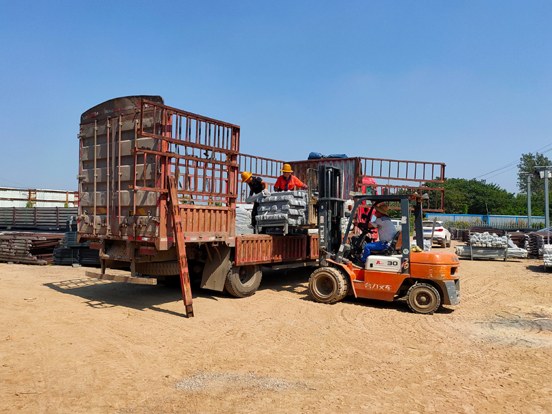  金用護(hù)欄2021年9月13日鋅鋼陽臺護(hù)欄發(fā)貨！