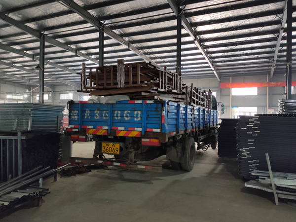 金用護欄2021年10月21日鋅鋼空調護欄發貨! 金用護欄2021年10月21日鋅鋼空調護欄發貨!