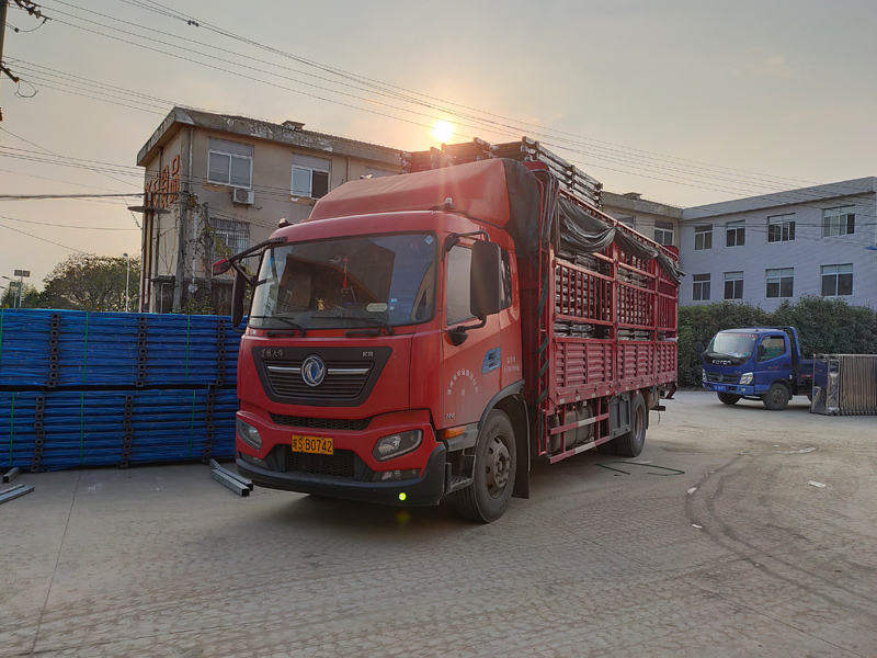 金用護欄2021年10月28日鋅鋼連廊欄桿發(fā)貨! 金用護欄2021年10月28日鋅鋼連廊欄桿發(fā)貨!