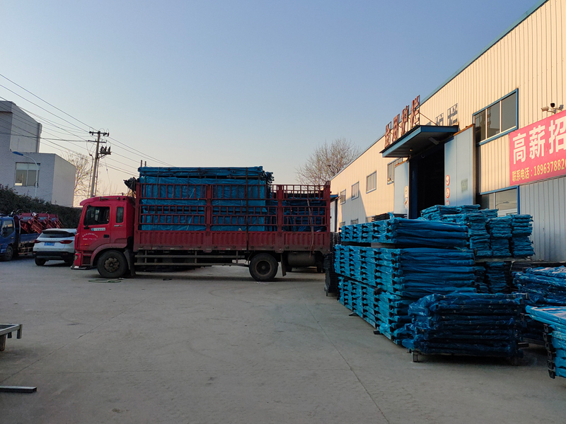 金用護(hù)欄2022年1月10日鋅鋼陽臺護(hù)欄裝車發(fā)貨！