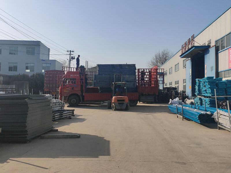 金用護欄2022年3月9日鋅鋼陽臺欄桿裝車發貨! 金用護欄2022年3月9日鋅鋼陽臺欄桿裝車發貨!