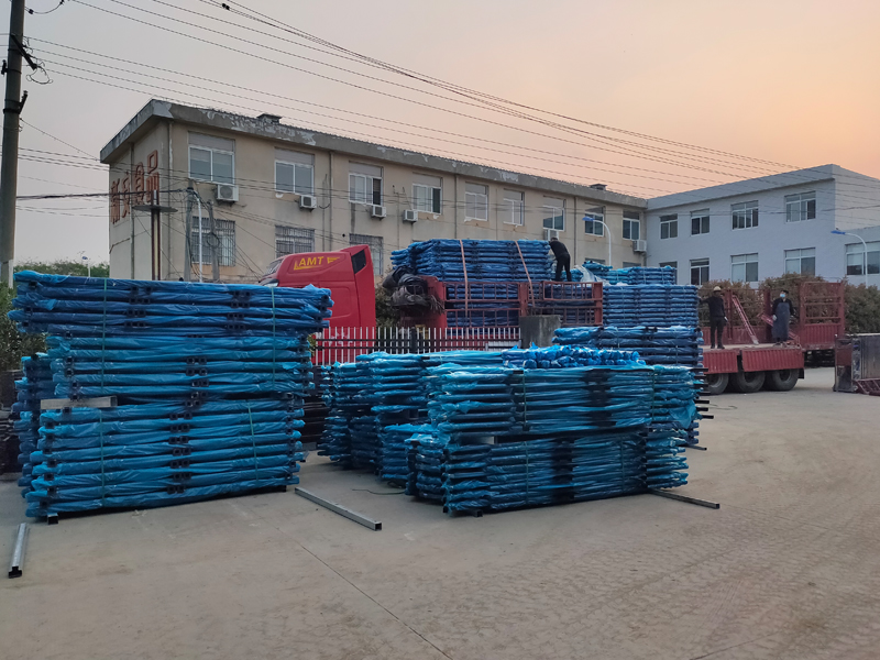 金用護欄2022年4月21日鋅鋼陽臺護欄裝車發貨！