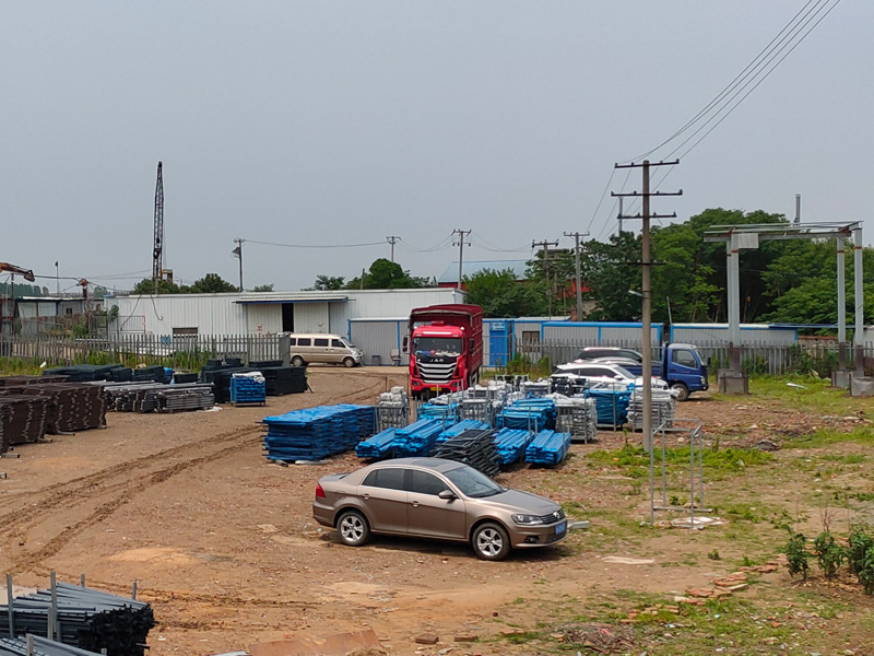 金用護(hù)欄2022年6月2日鋅鋼百葉窗裝車發(fā)貨！