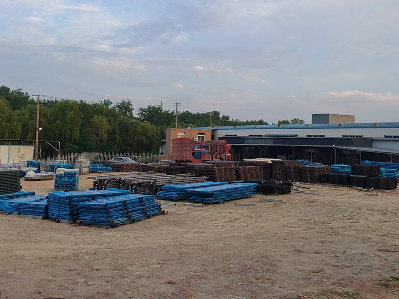 金用護(hù)欄2022年6月9日鋅鋼陽臺(tái)護(hù)欄裝車發(fā)貨！