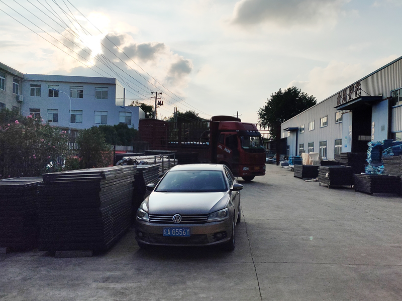 金用護(hù)欄2022年7月6日鋅鋼陽(yáng)臺(tái)護(hù)欄裝車發(fā)貨! 金用護(hù)欄2022年7月6日鋅鋼陽(yáng)臺(tái)護(hù)欄裝車發(fā)貨!