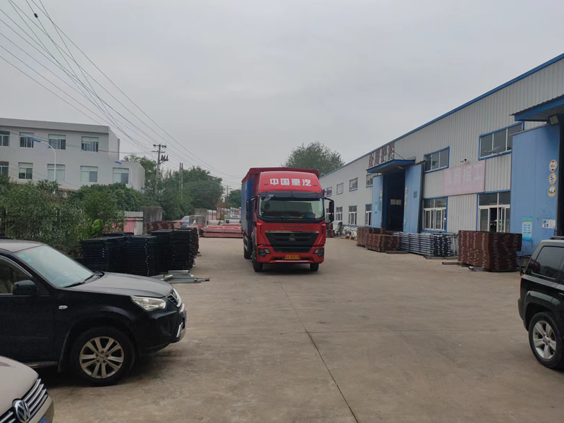 金用護欄2022年9月2日鋅鋼護窗欄桿裝車發貨！