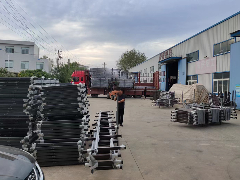 金用護欄2022年9月23日鋅鋼玻璃欄桿裝車發(fā)貨! 金用護欄2022年9月23日鋅鋼玻璃欄桿裝車發(fā)貨!