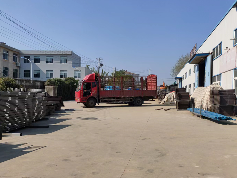 金用護(hù)欄2022年11月5日鋅鋼百葉窗裝車(chē)發(fā)貨！